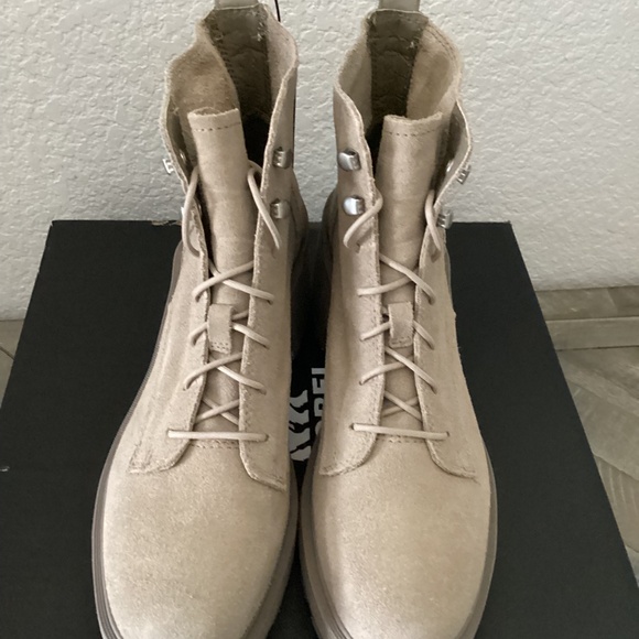 SOREL Hi-Line Waterproof Lace-Up Boot (Women) 9M - Picture 8 of 10